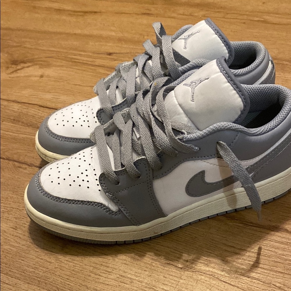 Nike Air Jordan 1 Low Vintage Grey Shoes 553560-053 (GS) Youth Sizes - Picture 13 of 15